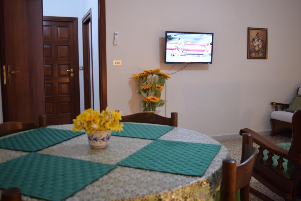Casa Luigi Sergio - Affitto Breve Apartamento Santo Stefano di Camastra Quarto foto